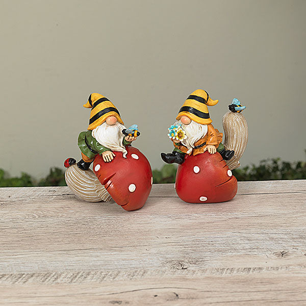 Bee Gnome on Mushrooms