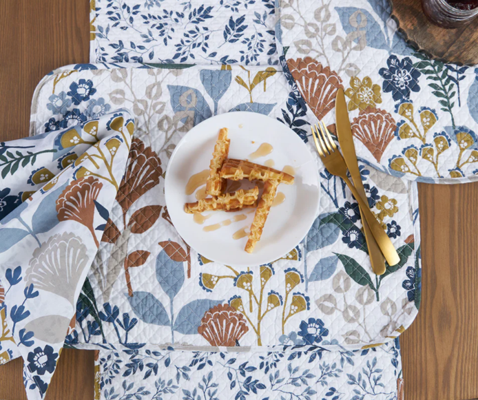 Delilah table linens